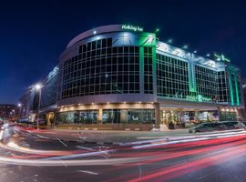 Holiday Inn Bur Dubai - Embassy District 4*